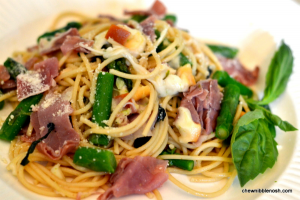 Spaghetti with Asparagus Smoked Mozzarella and Prosciutto - Chew Nibble Nosh