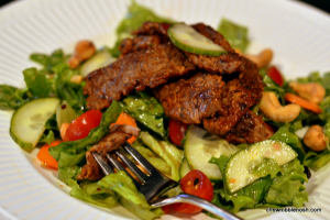 Barbecue Steak Salad with Currant Vinaigrette - Chew Nibble Nosh