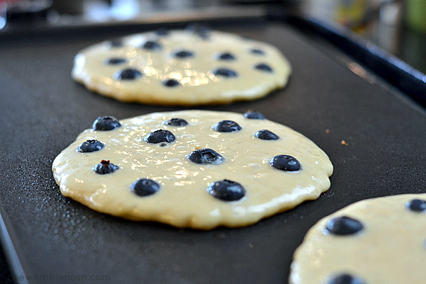 Blueberry Quinoa Pancakes - Chew Nibble Nosh 3