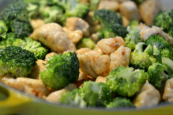 Garlic Lemon Chicken Pasta with Broccoli - Chew Nibble Nosh 5